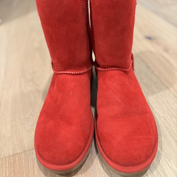 UGG Women's Mid Length Classic Boot - Picture 5 of 5